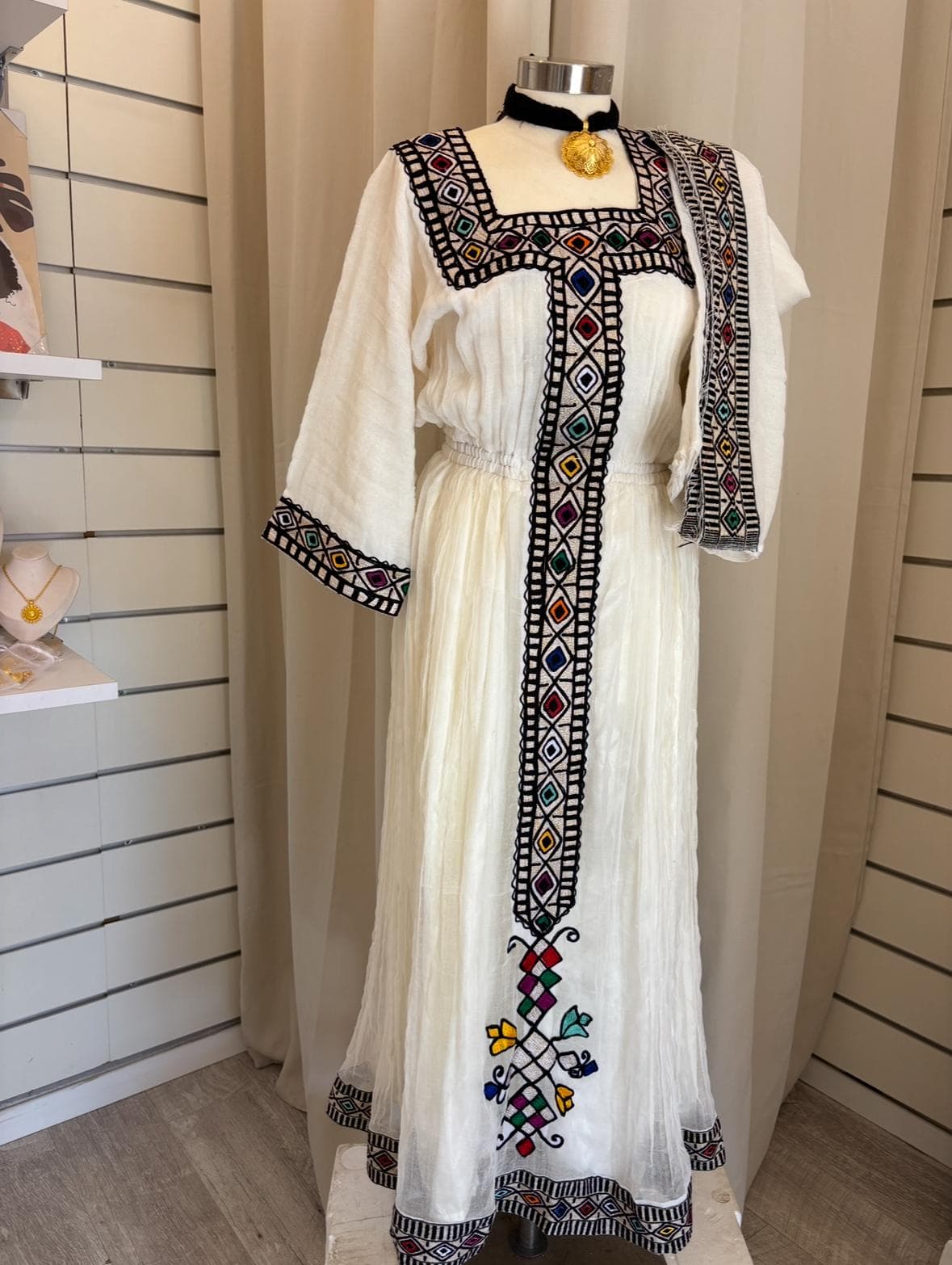 שמלה אתיופית מסורתית - דגם 3