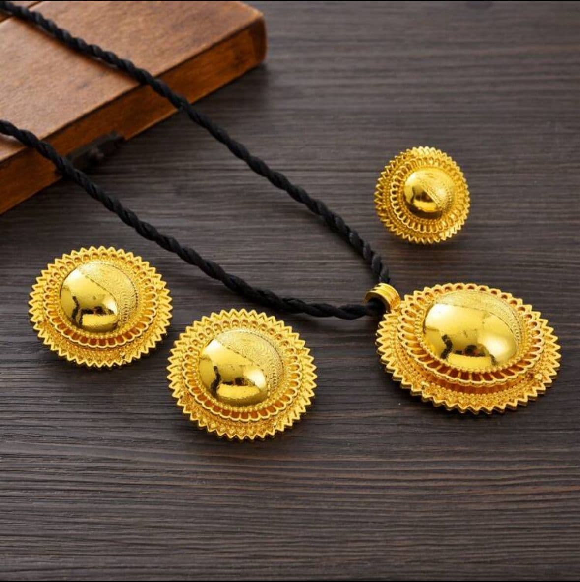 סט תכשיטי זהב מסורתי – אתיופית